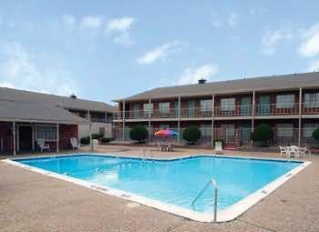 Americas Best Value Inn And Suites North Farmers Branch Buitenkant foto