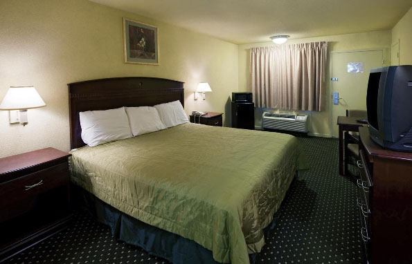 Americas Best Value Inn And Suites North Farmers Branch Buitenkant foto